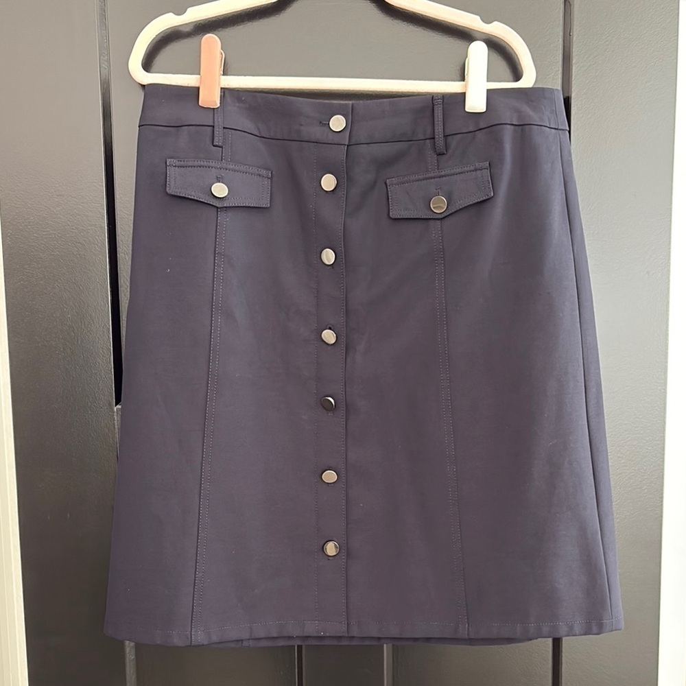 NWOT Talbots Dark Navy Decorative Button-Front Mini Skirt. Size 16